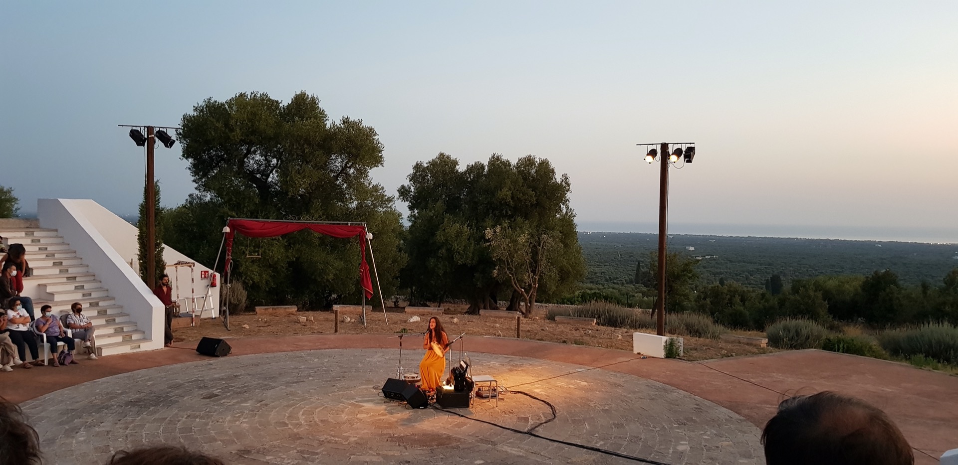 Foto 10 - Spettacolo all'alba nell'Anfiteatro